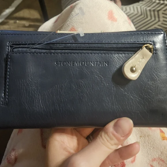 Stone Mountain Wallet - Picture 3 of 6